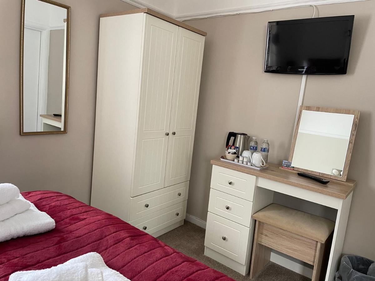 The Sandrock Clacton-on-Sea Exterior foto
